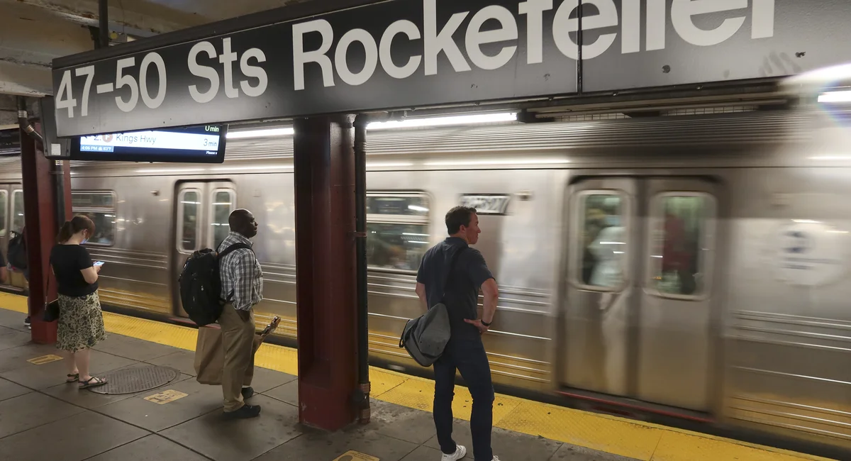 MTA set to install protective platform doors at select subway stations in ‘coming months’